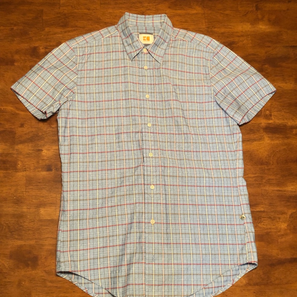 Shirt sleeve button down